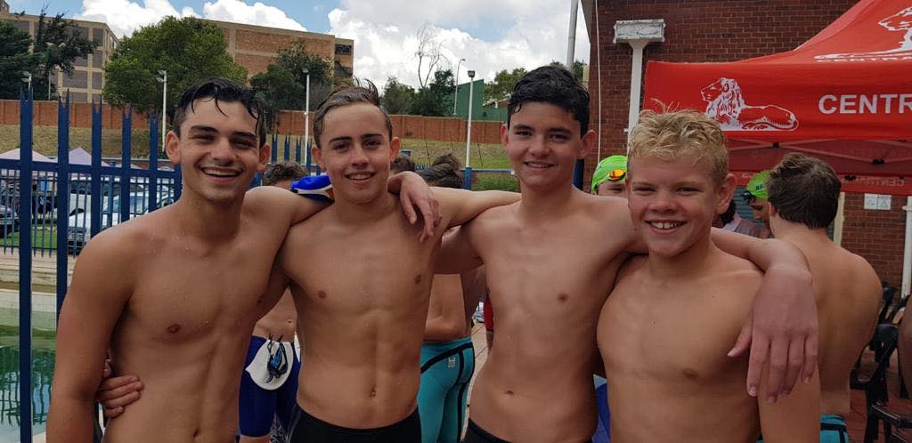 Fun and group/48369266_2228389283890583_2129748091652276224_o.jpg